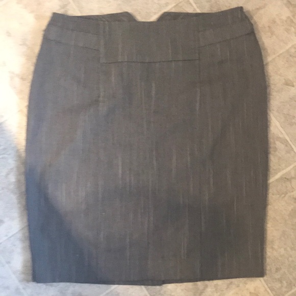😎🥰 3 for 20! Gray pencil skirt - Picture 2 of 4